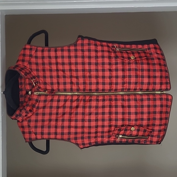 Chocolate Jackets & Blazers - NWOT Red and Black Plaid Lightweight Downed Quilted Puffer Vest Jacket Womens Sm